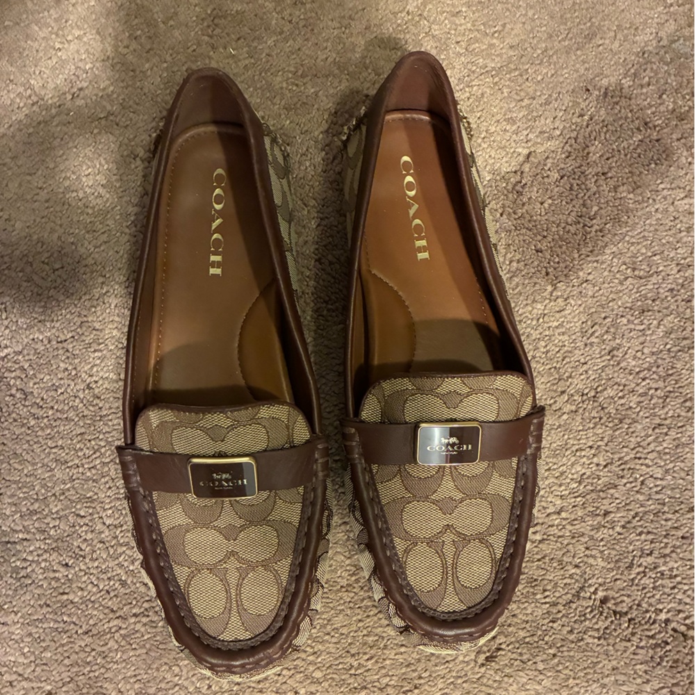 Coach Women's Signature Tan and Brown Loafers